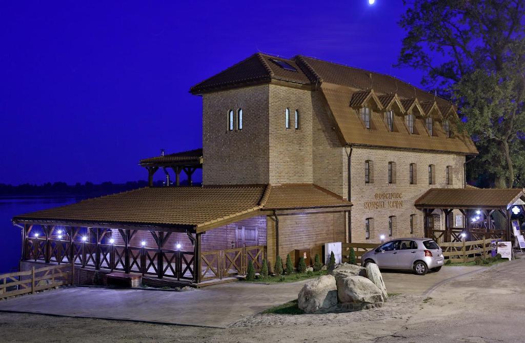 Gosciniec Rynski Mlyn Рын Экстерьер фото