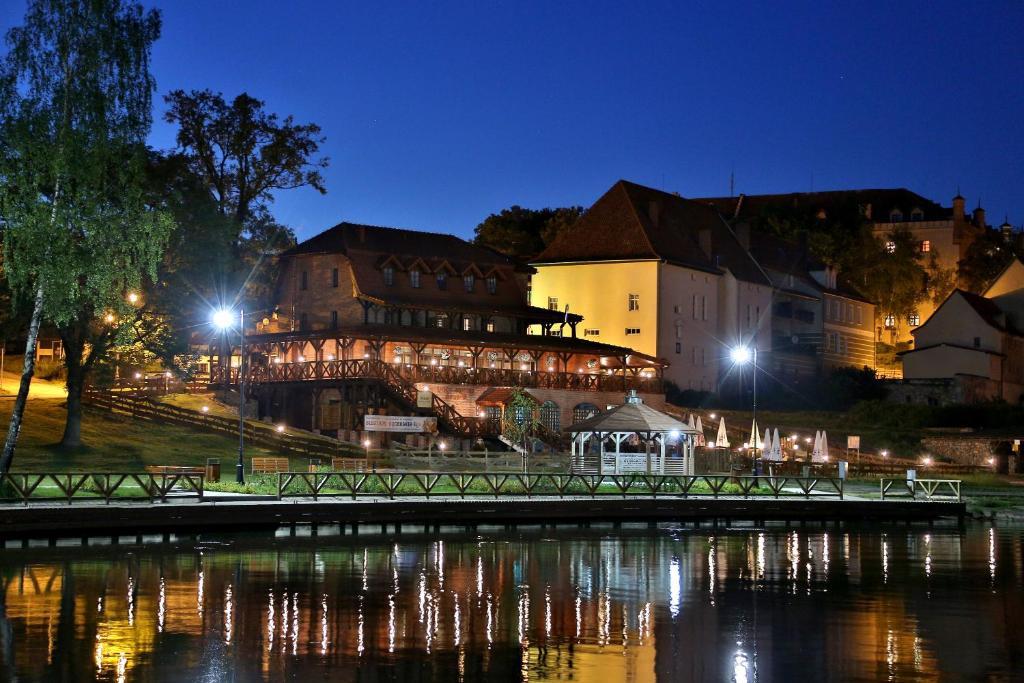 Gosciniec Rynski Mlyn Рын Экстерьер фото